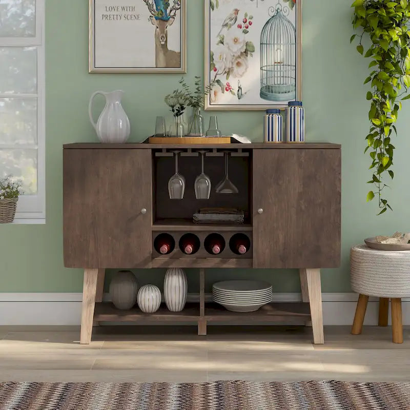 Credenza moderna di metà secolo con portabottiglie e portabicchieri da vino