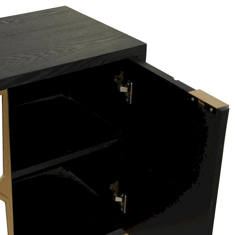Aufbewahrungsschrank mit verspiegelter Front, Metallgestell und Bügelgriffen